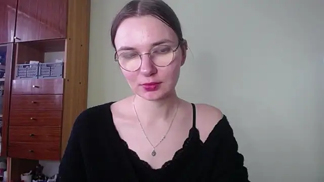 LooveELLYx online show from December 6, 2024, 7:43 am