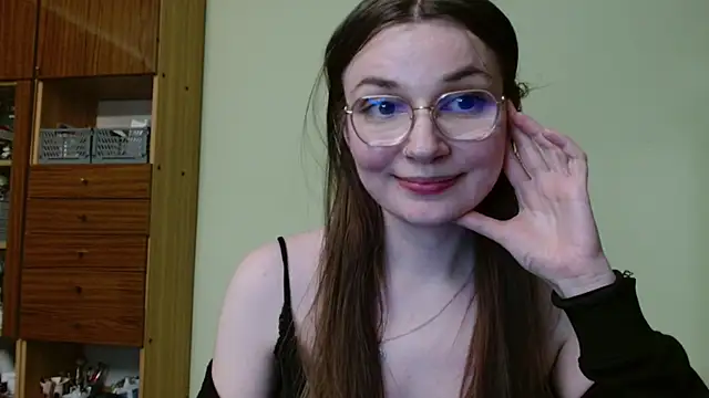 LooveELLYx online show from March 9, 2025, 5:49 pm