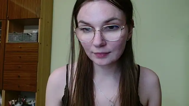 LooveELLYx online show from March 9, 2025, 8:52 pm