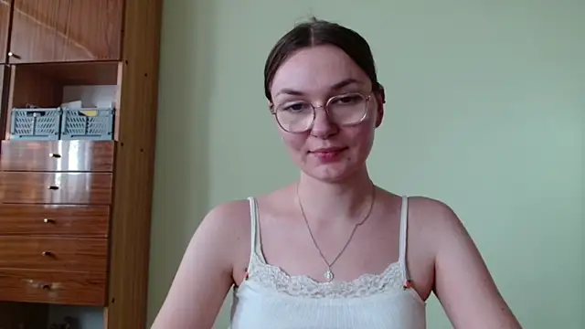 LooveELLYx online show from September 10, 2025, 1:33 pm