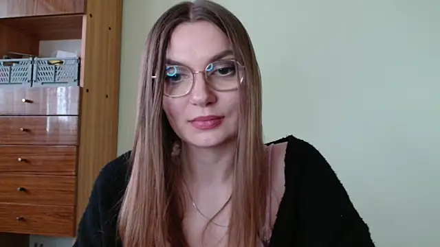 LooveELLYx online show from March 25, 2026, 2:23 pm