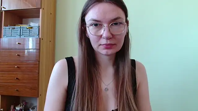LooveELLYx online show from April 24, 2026, 6:38 am