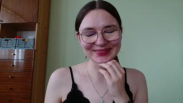 LooveELLYx online show from May 8, 2026, 6:30 am