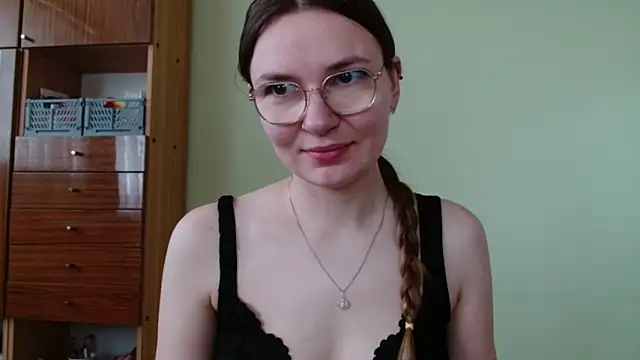 LooveELLYx online show from June 11, 2026, 6:33 am
