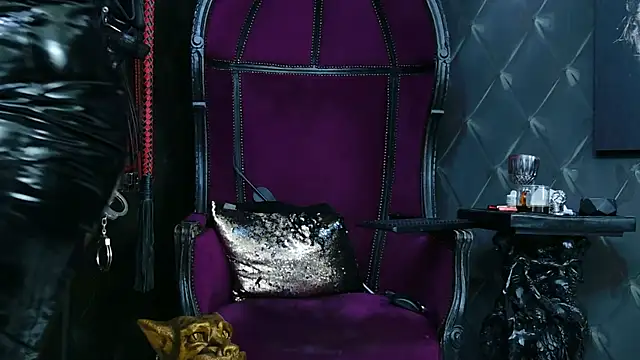 Snapshot of FinDomKaya chatting on October 15, 2025, 6:13 am FinDomKaya online show from October 15, 2025, 6:13 am