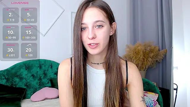 Snapshot of Little_cherryy__ chatting on September 17, 2025, 6:26 am Little cherryy   online show from September 17, 2025, 6:26 am