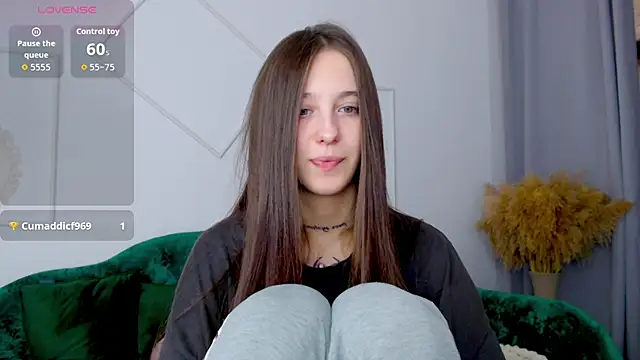 Snapshot of Little_cherryy__ chatting on September 20, 2025, 6:36 am Little cherryy   online show from September 20, 2025, 6:36 am