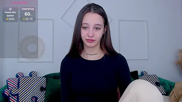 Snapshot of Little_cherryy__ chatting on September 29, 2025, 6:51 am Little cherryy   online show from September 29, 2025, 6:51 am