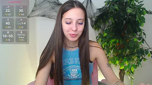 Snapshot of Little_cherryy__ chatting on October 27, 2025, 7:56 am Little cherryy   online show from October 27, 2025, 7:56 am
