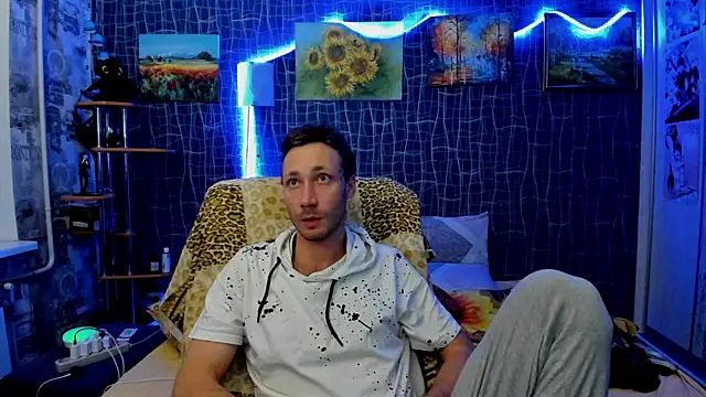 CuteBoy228 online show from November 28, 2025, 9:28 pm