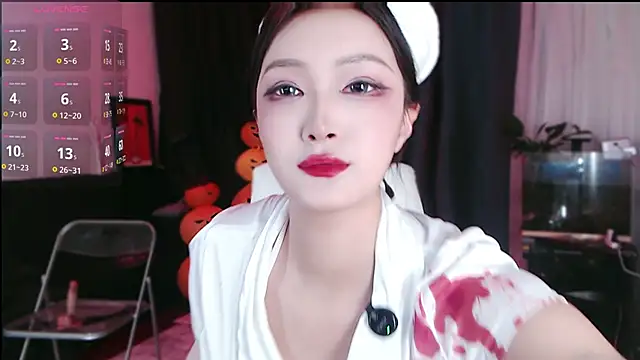 Snapshot of Candice-99 chatting on November 1, 2025, 1:57 pm Candice-99 online show from November 1, 2025, 1:57 pm