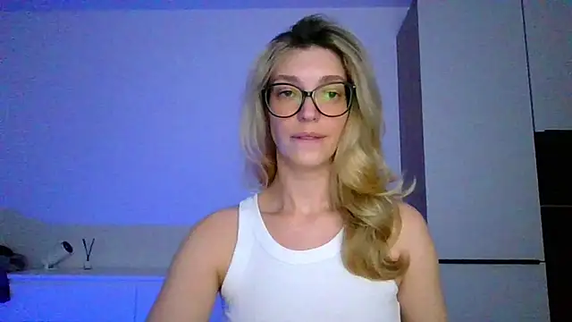 ms Adelina online show from September 8, 2025, 6:29 pm