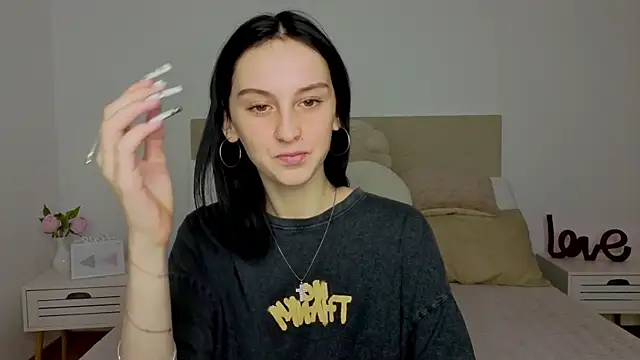 Snapshot of Little_moly999 chatting on October 16, 2025, 8:10 pm Little moly999 online show from October 16, 2025, 8:10 pm