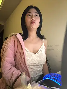 Snapshot of Olivia-l chatting on November 13, 2025, 4:28 pm Olivia-l online show from November 13, 2025, 4:28 pm