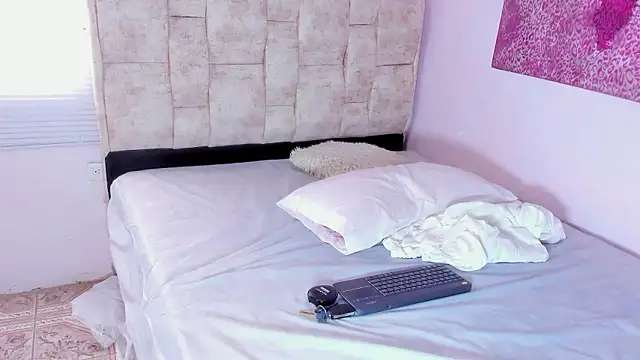 kethe love  online show from March 4, 2026, 8:15 pm