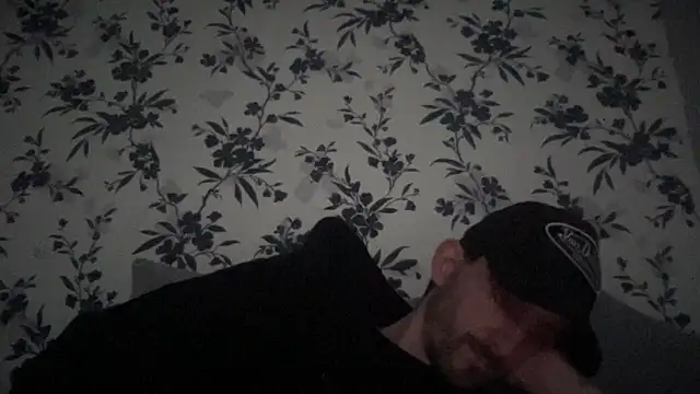 Snapshot of Big8inchUncutCock chatting on April 27, 2026, 5:00 pm Big8inchUncutCock online show from April 27, 2026, 5:00 pm