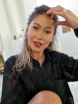 CelynaRoss online show from May 24, 2026, 12:54 pm