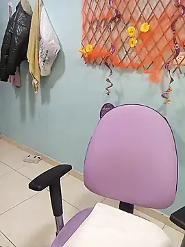 karinnahotdirty online show from October 17, 2025, 7:49 pm