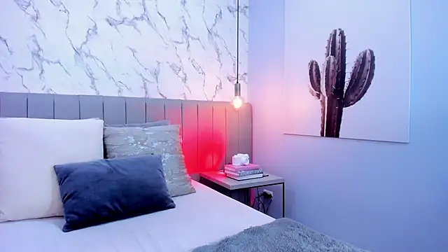 Snapshot of Karlla_Brown chatting on October 15, 2025, 3:56 pm Karlla Brown online show from October 15, 2025, 3:56 pm