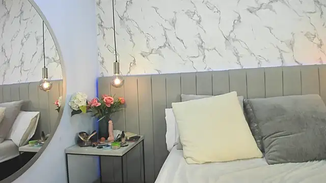 Snapshot of Karlla_Brown chatting on October 19, 2025, 6:52 pm Karlla Brown online show from October 19, 2025, 6:52 pm