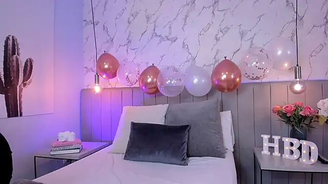 Snapshot of Karlla_Brown chatting on October 21, 2025, 3:13 pm Karlla Brown online show from October 21, 2025, 3:13 pm