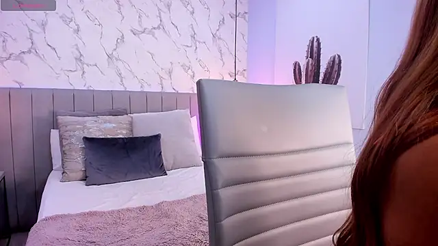 Snapshot of Karlla_Brown chatting on October 27, 2025, 1:59 pm Karlla Brown online show from October 27, 2025, 1:59 pm