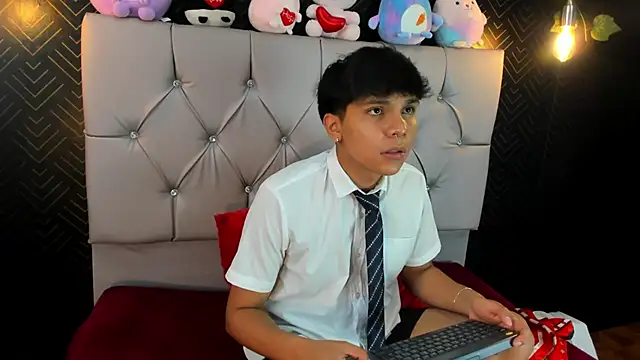 Snapshot of Thiago_Kozak chatting on September 29, 2025, 1:27 pm Thiago Kozak online show from September 29, 2025, 1:27 pm