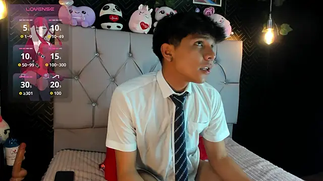 Snapshot of Thiago_Kozak chatting on September 30, 2025, 12:43 pm Thiago Kozak online show from September 30, 2025, 12:43 pm