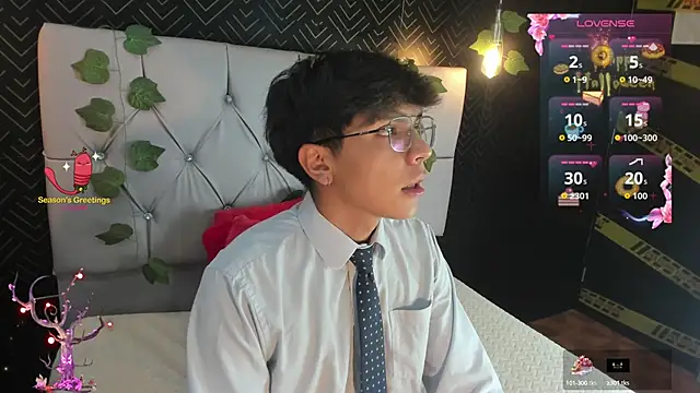 Snapshot of Thiago_Kozak chatting on October 10, 2025, 12:48 pm Thiago Kozak online show from October 10, 2025, 12:48 pm