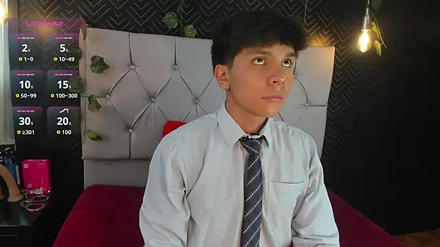 Snapshot of Thiago_Kozak chatting on October 22, 2025, 12:38 pm Thiago Kozak online show from October 22, 2025, 12:38 pm