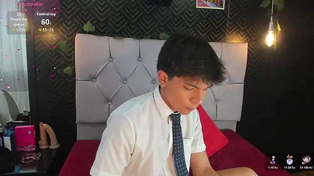 Snapshot of Thiago_Kozak chatting on October 29, 2025, 1:02 pm Thiago Kozak online show from October 29, 2025, 1:02 pm