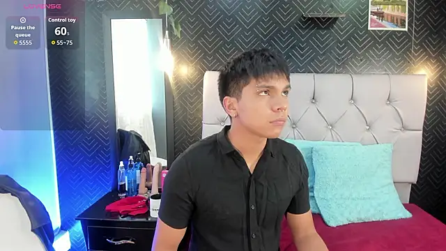 Snapshot of Thiago_Kozak chatting on February 17, 2026, 12:45 pm Thiago Kozak online show from February 17, 2026, 12:45 pm