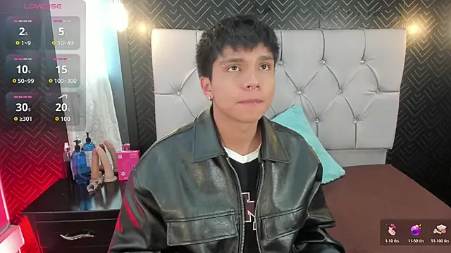 Snapshot of Thiago_Kozak chatting on February 28, 2026, 1:01 pm Thiago Kozak online show from February 28, 2026, 1:01 pm