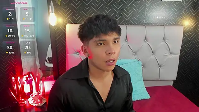 Snapshot of Thiago_Kozak chatting on March 10, 2026, 8:14 pm Thiago Kozak online show from March 10, 2026, 8:14 pm