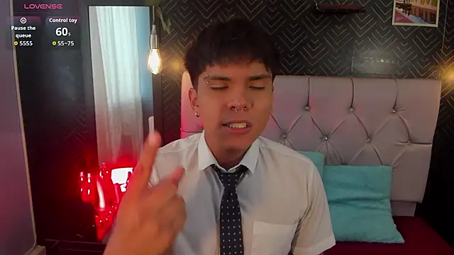 Snapshot of Thiago_Kozak chatting on March 13, 2026, 1:40 pm Thiago Kozak online show from March 13, 2026, 1:40 pm