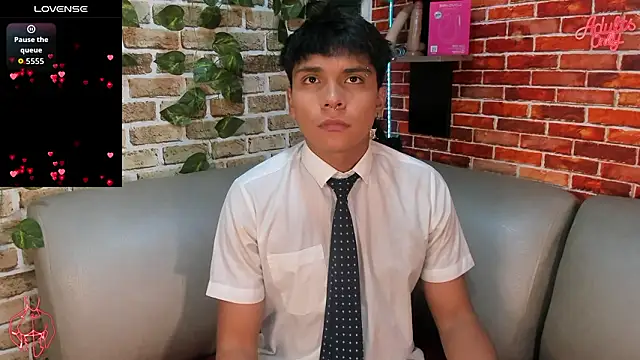 Snapshot of Thiago_Kozak chatting on March 19, 2026, 11:36 am Thiago Kozak online show from March 19, 2026, 11:36 am