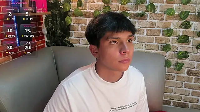 Snapshot of Thiago_Kozak chatting on March 27, 2026, 8:19 pm Thiago Kozak online show from March 27, 2026, 8:19 pm