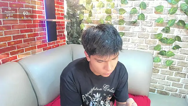 Snapshot of Thiago_Kozak chatting on March 28, 2026, 1:43 pm Thiago Kozak online show from March 28, 2026, 1:43 pm