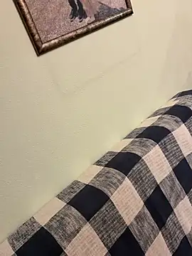 krasiviq94 online show from February 24, 2026, 9:35 pm