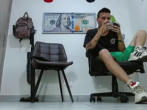 Latins Boss online show from June 12, 2026, 5:56 pm