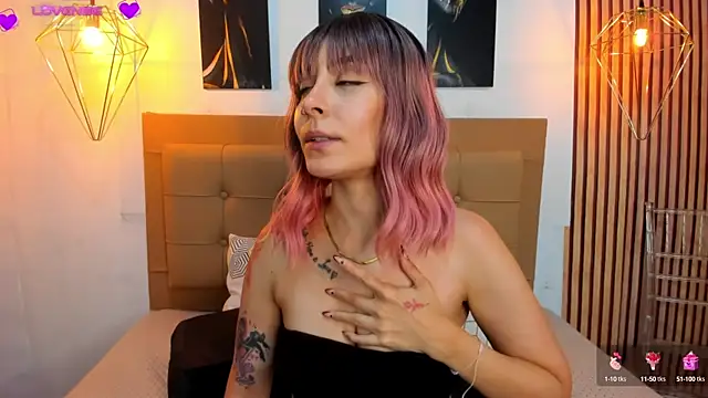 Snapshot of alesziarose chatting on September 24, 2025, 7:17 pm alesziarose online show from September 24, 2025, 7:17 pm