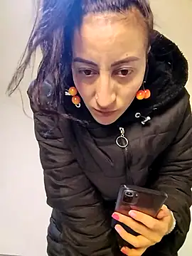 Oriana111 online show from March 22, 2026, 3:32 am