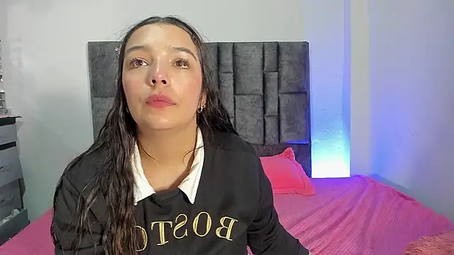 Esmeraldaa- online show from March 15, 2026, 11:11 pm