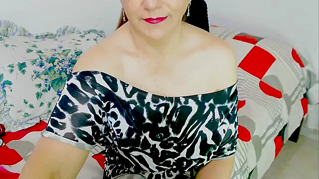 Snapshot of Kendraline1 chatting on October 4, 2025, 7:01 pm Kendraline1 online show from October 4, 2025, 7:01 pm