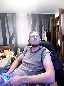 liema3156 online show from October 24, 2025, 6:04 pm