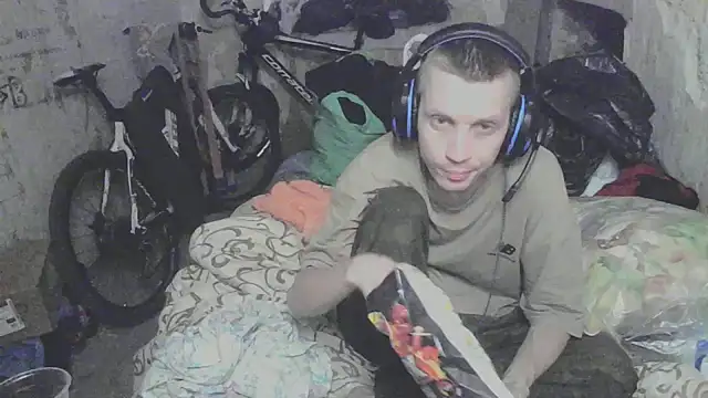 Snapshot of makarov1993 chatting on September 10, 2025, 8:47 am makarov1993 online show from September 10, 2025, 8:47 am