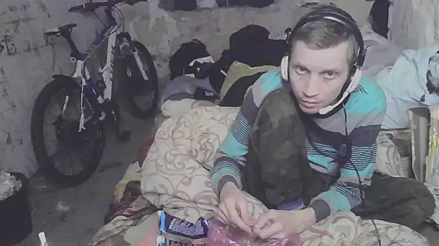 makarov1993 online show from October 28, 2025, 10:34 pm