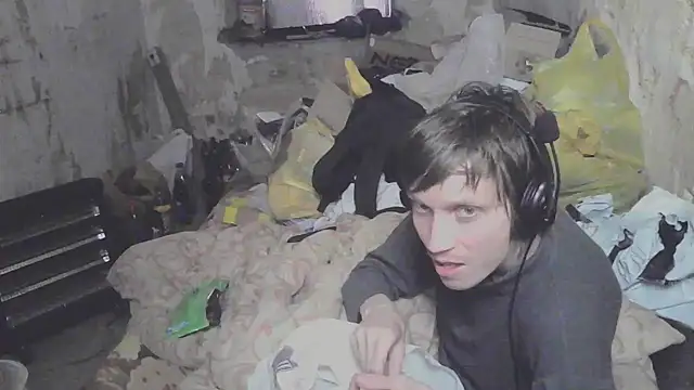 makarov1993 online show from May 4, 2026, 5:36 am