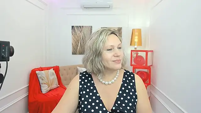 Snapshot of NinaStarle chatting on February 13, 2026, 11:39 am NinaStarle online show from February 13, 2026, 11:39 am