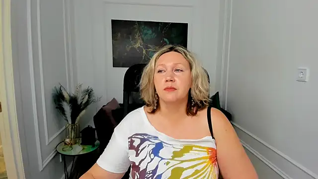 NinaStarle online show from June 15, 2026, 4:15 am